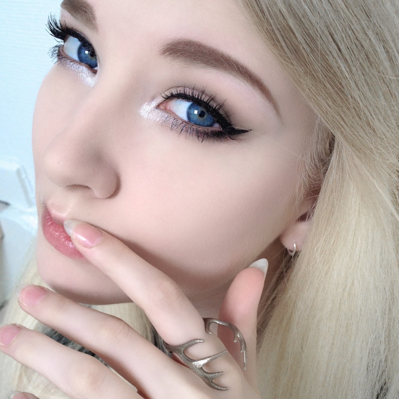 mariaamanda-official:  Today’s simple makeup. Wearing jewelry by the amazing The