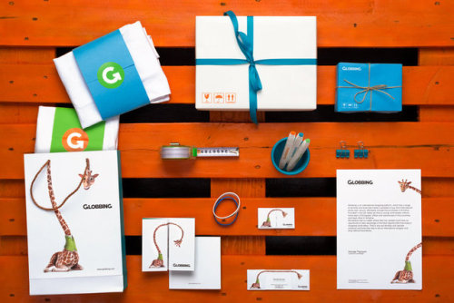 Maeutica Branding Agency designed a fun and accessible online shopping brand.