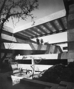 fuckyeahbrutalism:  El Colegio de México, Mexico City, Mexico, 1975 (Abraham Zabludovsky and Teodoro González de León) 