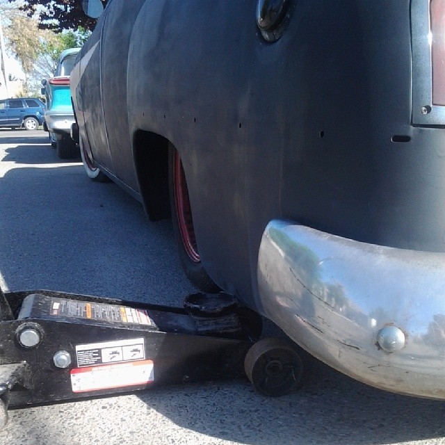 she-digs-rocknroll:  savage-solis27:  Sucks when all four corners of your car are