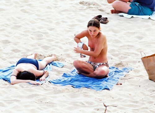 toplessbeachcelebs:  Natalie Portman (Actress) adult photos