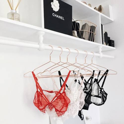 http://lacerouge.tumblr.com/post/146708114215