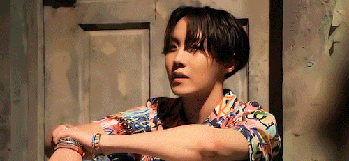 hobies: i’m so never sick of fake love hoseok