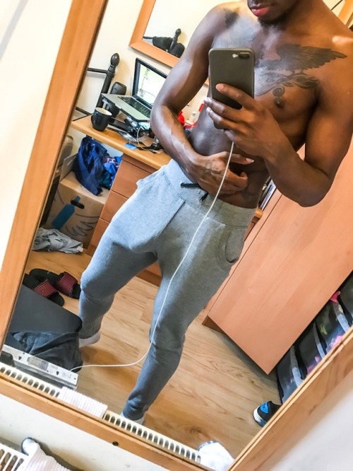 nejhe:  Y'all ready for the weekend or nah!  (Follow me ) IG @NejheRyutt Sc @TheeKingRebel