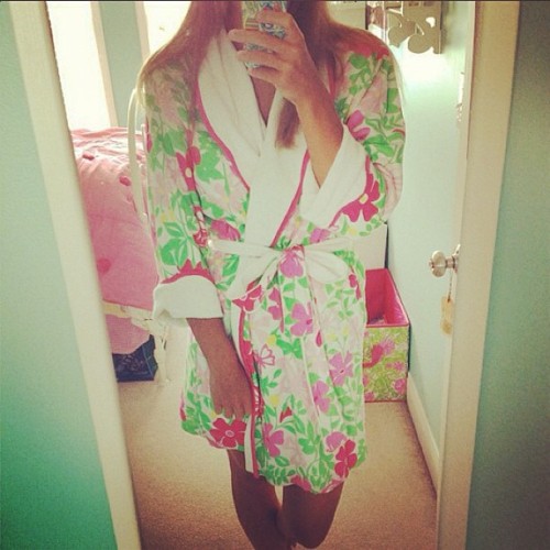 Summer perfect robe! #preppy #girly #fashion #style #pearls #glitter #beauty #classy #floral #summer