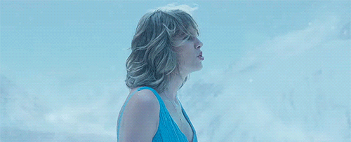 dancingroundtayskitchen:  Your necklace hanging from my neck