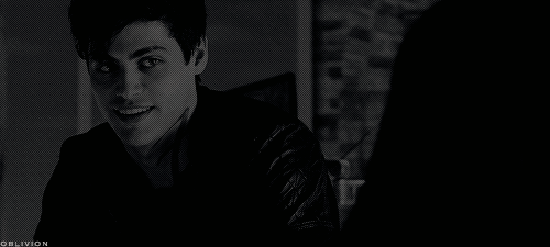(tw:torture+16) ❝ black out days — Alec Tumblr_ots0w3SJrY1s20br1o5_500
