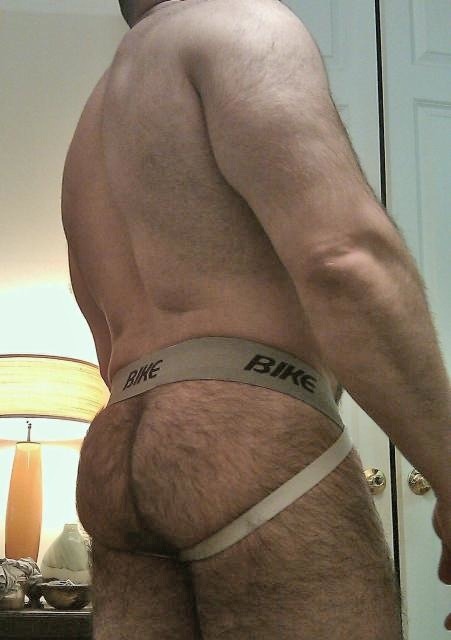 manly-brutes:  manly-brutes.tumblr.com