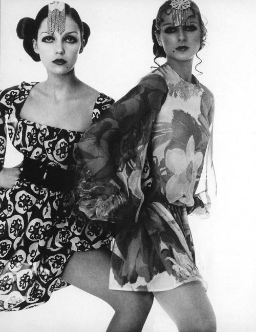 retroluxe: Donna Mitchell and Agneta Darin by Bob Richardson for Vogue, 1968