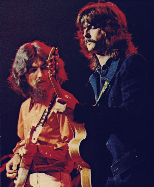 composed1:  moustache35:  brightvenus: George Harrison & Eric Clapton   WOOF, WOOF,🚜🚜🚜🧔🧔💙    Mmm