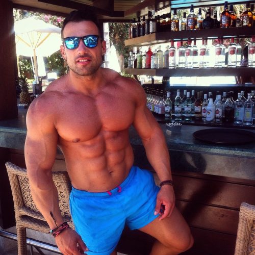 beautifulfuckingmen:  slickpenguin:Meter Mevsimler♞