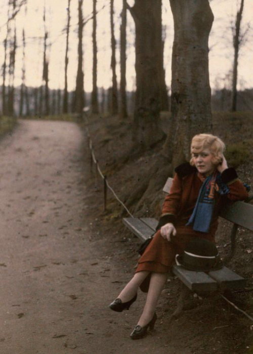 Maynard Owen Williams, An evening in the Park, Lyons, France, 1925 (National Geographic Archives)