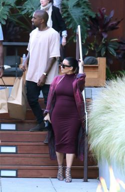 kuwkimye:  Kim & Kanye out for dinner