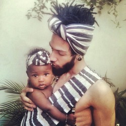 livelaughloveatrandom:  turbanista:  Submission: Felipe &amp; daughter Niara from Brazil What a Beautiful photo, Thank you!  I’m dying. 