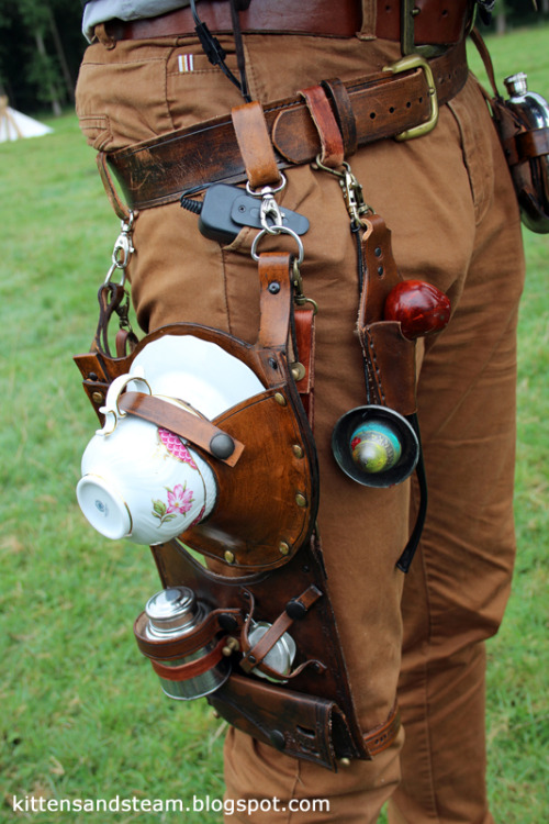 Steampunks have the best accessoriesSource