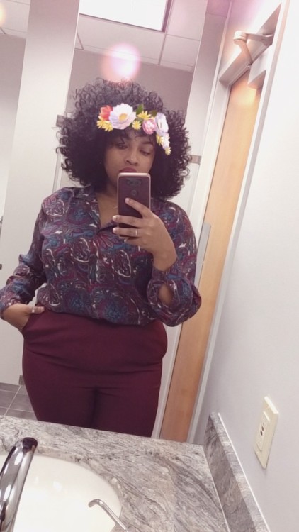 vintageesoull:I don’t usually post full body.Its possible to be confident and self conscious at the 