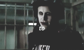 prettydollface:  miladyofwar:  you make me feel things   
