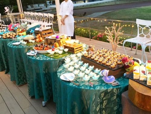 Pokemon wedding dessert table by deramocchi!Dratini jellySnorlax cakeKangaskhan choux pastryDiglett 