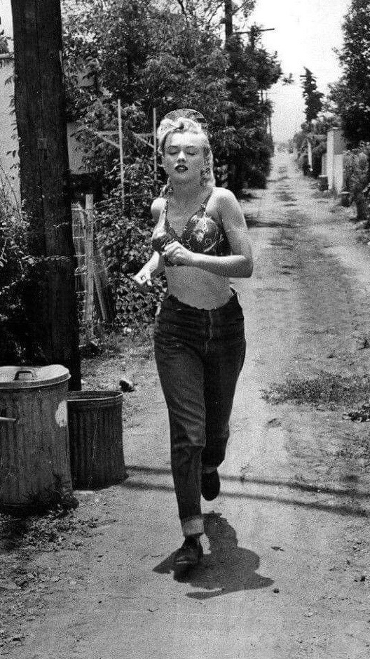 Marilyn Monroe's Diet & Exercise Regime Was Predictably Bizarre