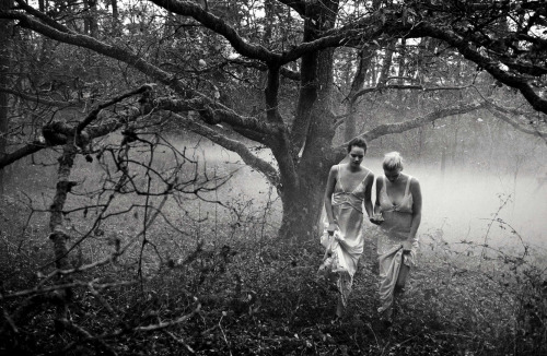 vs-aw:Lara Stone & Freja Beha Erichsen by Peter Lindbergh for Vogue Italia, May 2016.