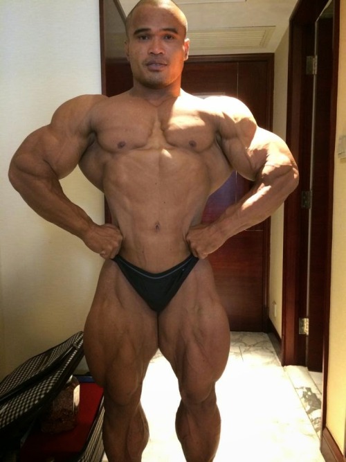 justmuscle77:  Sawaeng Panapoi 