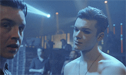 fckingallagher:  hizaki9:  Watch Shameless meme  •  scenes 2/10          ↳ Make your move on me. (4.08 Hope Springs Paternal)   j 