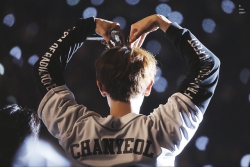 dailyexo:Chanyeol - 170428 Exoplanet #3 - The EXO’rDium in Los AngelesCredit: KeyBoard1127.