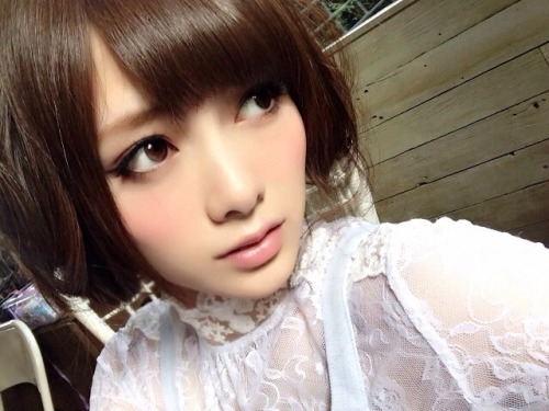 akibeya:  (スクエア(o^_^o) | 乃木坂46 白石麻衣 公式ブログから) 白石麻衣