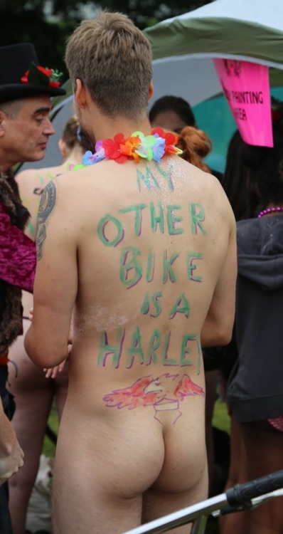 londonnakedbikeride:   Use the tag for more of him. 5 of 5.  