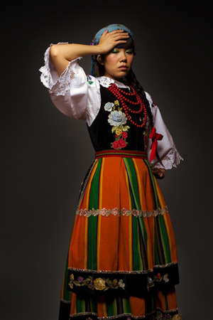  borders / granice - photo exhibition by Piotr Bondarczyk & Piotr Sikora Polish traditional costumes presented by people of different nationalities! 