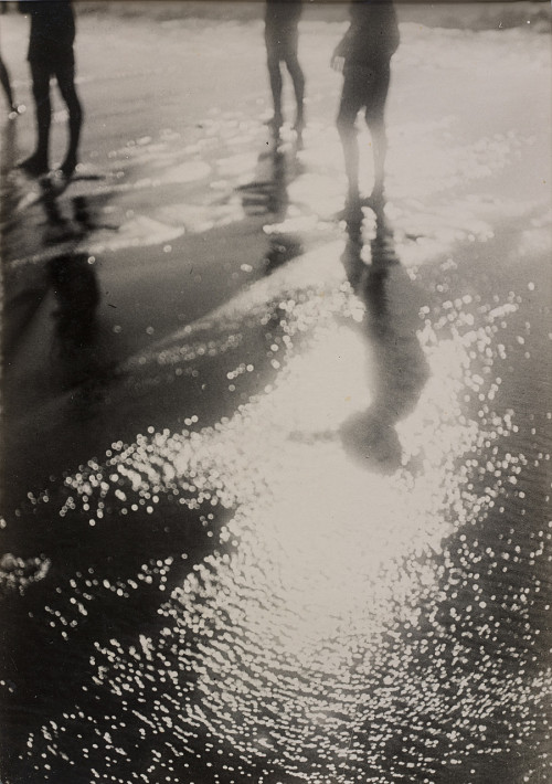 poboh:Glittering Wet Beach (Biarritz), ca 1929, Josef Albers (1888 - 1976)- Gelatin silver print -