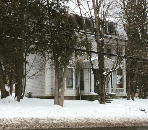 #Abandoned #jeffersoncounty #pawilds #brookville #mysterious #creepy #haunted #whitehouse #windows #