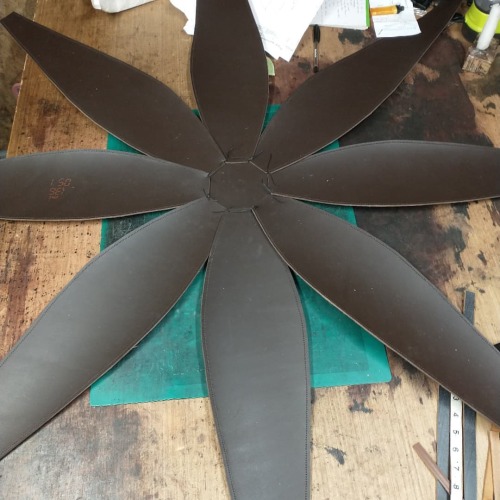 <p>Is this the world’s worst Christmas star?<br/>
😁<br/>
#oaksidesaddlery #leatherstar #leathercraft #wip #workinprogress <br/>
<a href="https://www.instagram.com/p/CXJxqUhs7lZ/?utm_medium=tumblr" target="_blank">https://www.instagram.com/p/CXJxqUhs7lZ/?utm_medium=tumblr</a></p>