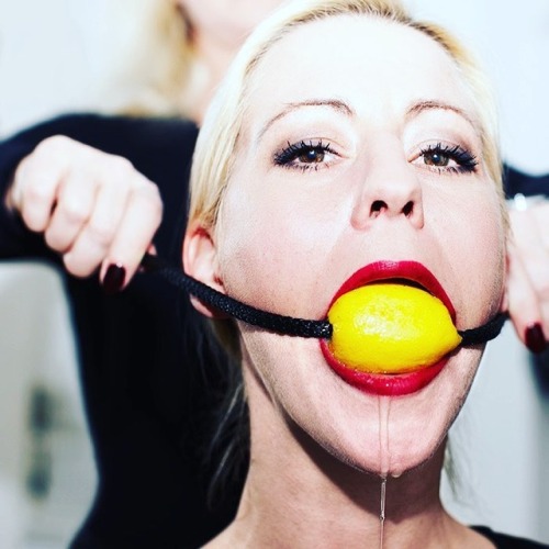 selinaminx:Lemon aid anyone? #ballgagwww.instagram.com/p/BqqGlfMg4Yk/?utm_source=ig_tumblr_s