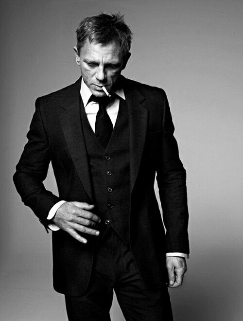 spiritswildandfree:  daniel craig 