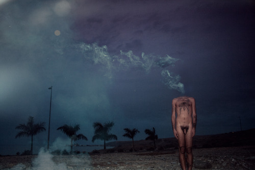 discordant23:  http://discordant23.tumblr.com/ DESERTSHORE #3(Memorie di una testa tagliata). 