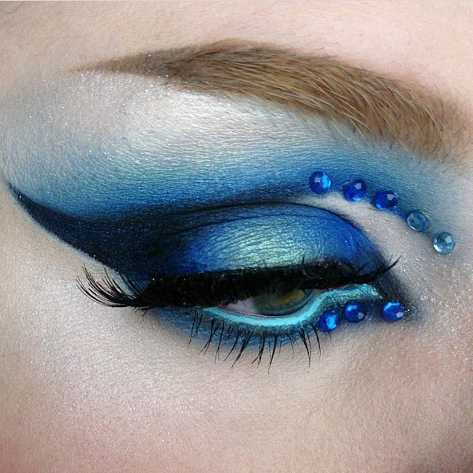 sugarpillcosmetics:  Magical mermaid eyes!! @missandreamakeup in #sugarpill Velocity,