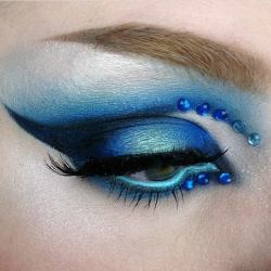 Sugarpillcosmetics:  Magical Mermaid Eyes!! @Missandreamakeup In #Sugarpill Velocity,