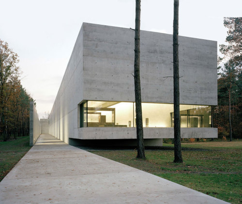 remash: bergen-belsen memorial ~ ksp jürgen engel architekten