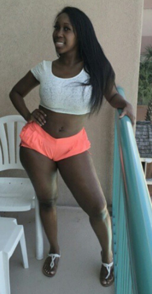 munnyb:  Follow Me.  *Blue Boy*  I would eat her for hours!!