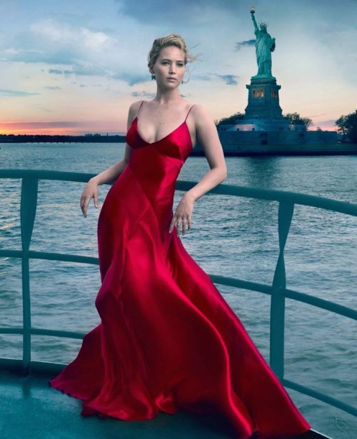 sexyandfamous:Jennifer Lawrence