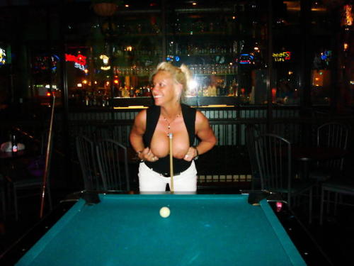 Flashing in a bar while playing pool