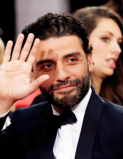 delevingned:  Oscar Isaac attends attends the 73rd Annual Golden Globe Awards