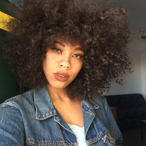 kieraplease:  kieraplease:Hey durrrrr : ig: kierapleasetell your friends to support your friends, happy blackout