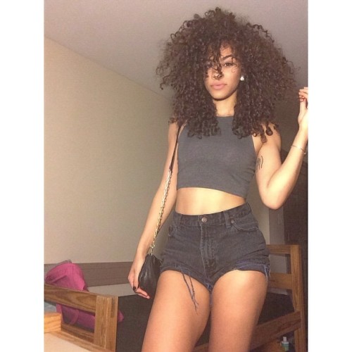 fashionkilllaaz:  http://fashionkilllaaz.tumblr.com/ 