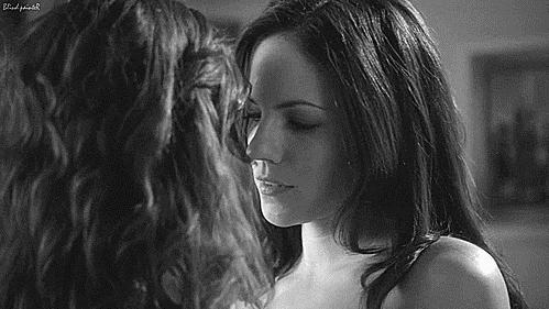 lesbianred:  lesbiansilk:  Being Erica - s01e09 (2009) - Anna Silk & Erin Karpluk (IMDb) (part 3)  Matt’s favourite lesbian scenes 102/10,000 (INDEX)   X