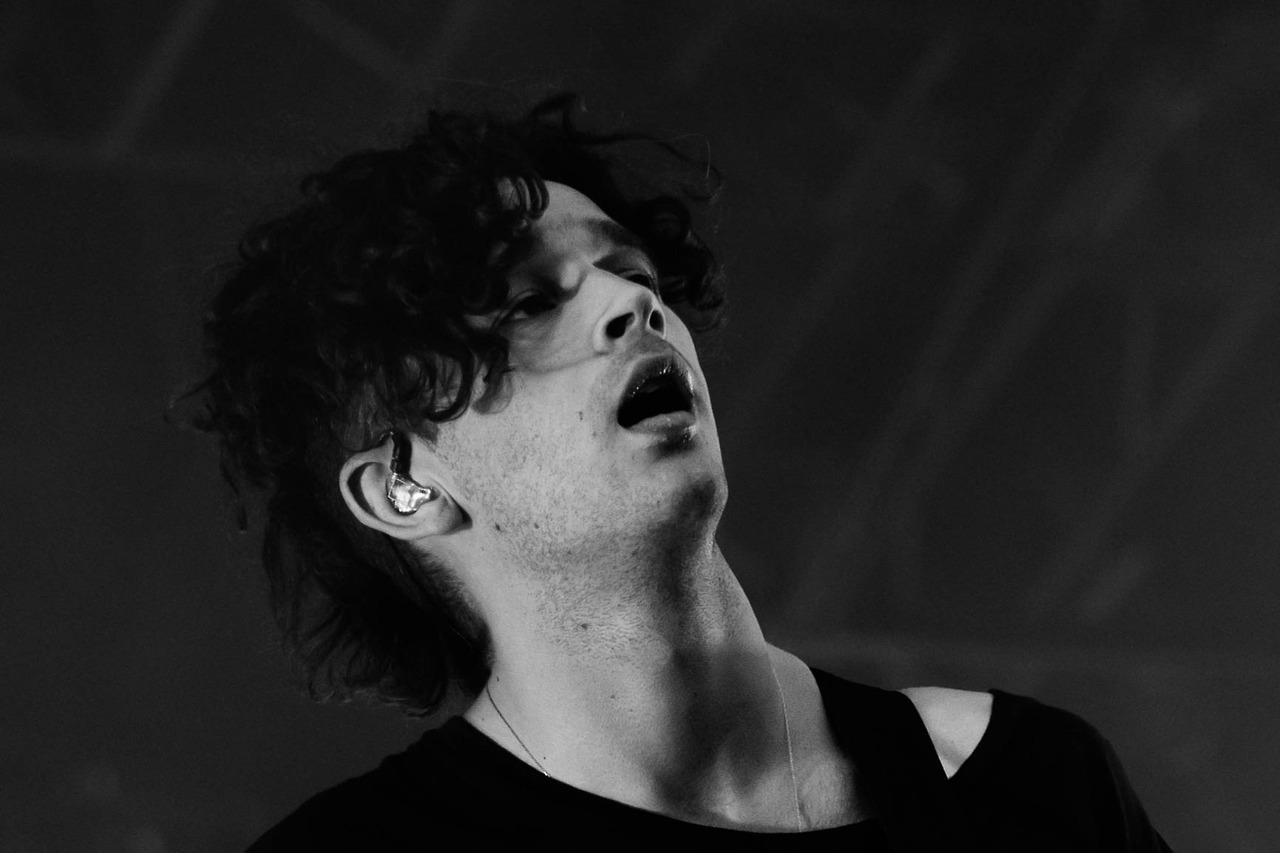 vacationadventuresociety:  Matt Healy / The 1975 / Vienna 📷 by me