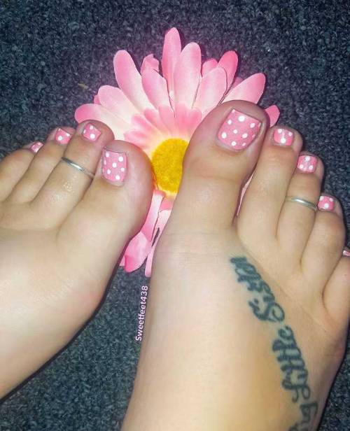 sweetfeet438: Pretty in pink!