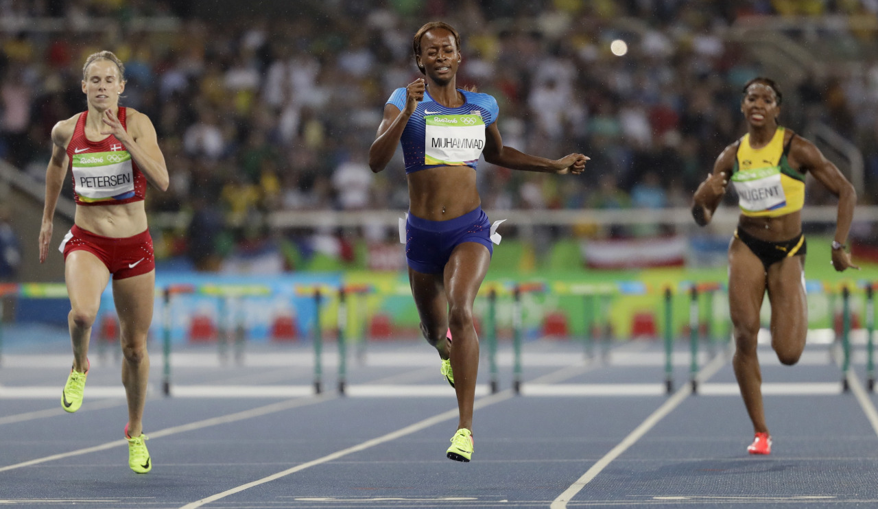 the-movemnt:  Dalilah Muhammad becomes the first US woman to win gold in 400m hurdles.Dalilah