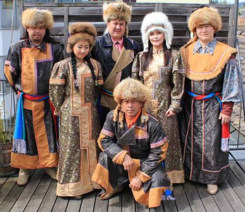 oztuvgan: Ensemble Ulger, Khakasia This is a Central Asian traditional throat singing group &nda